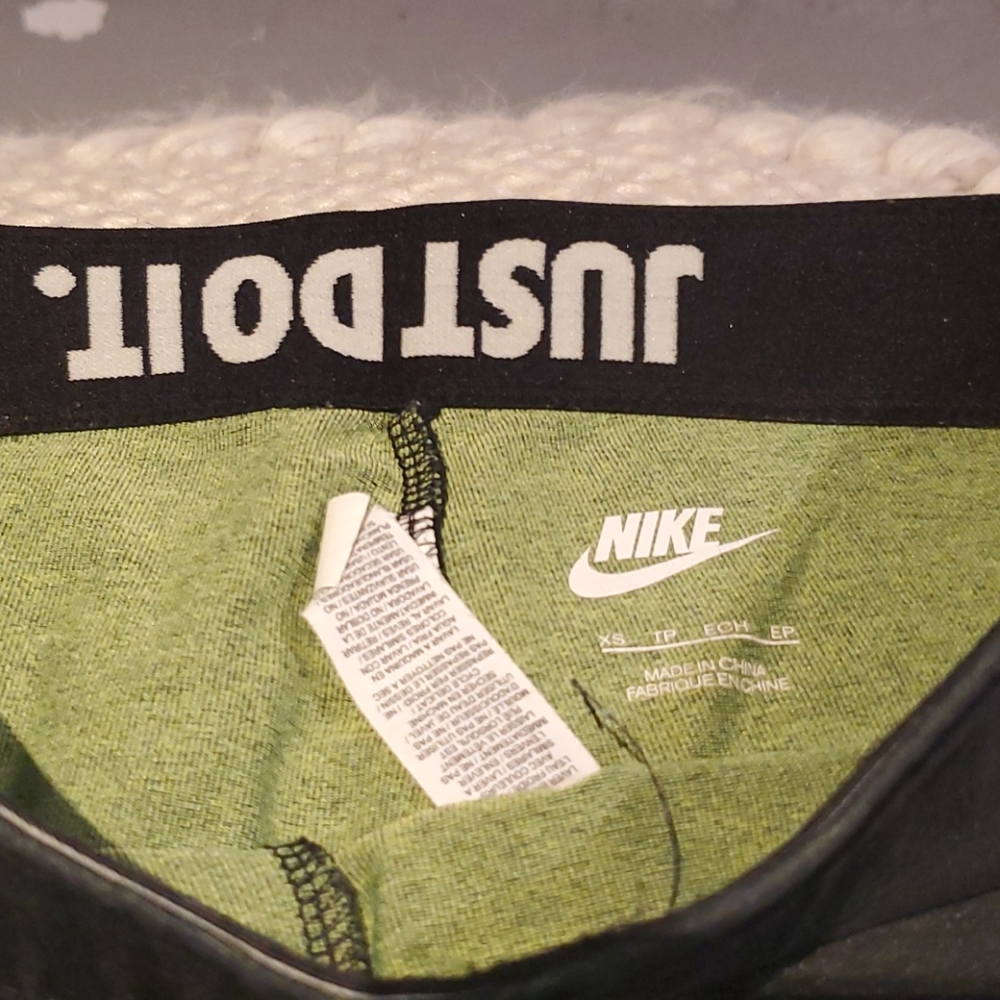 Nike Dark Green Workout Pants - size xs - Picture 2 of 6